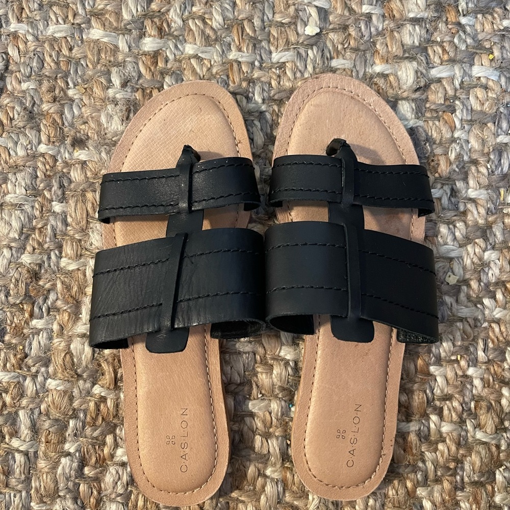 NWT Sandals
